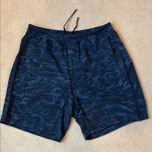 Blue camo Lulu shorts w/ liner and pockets